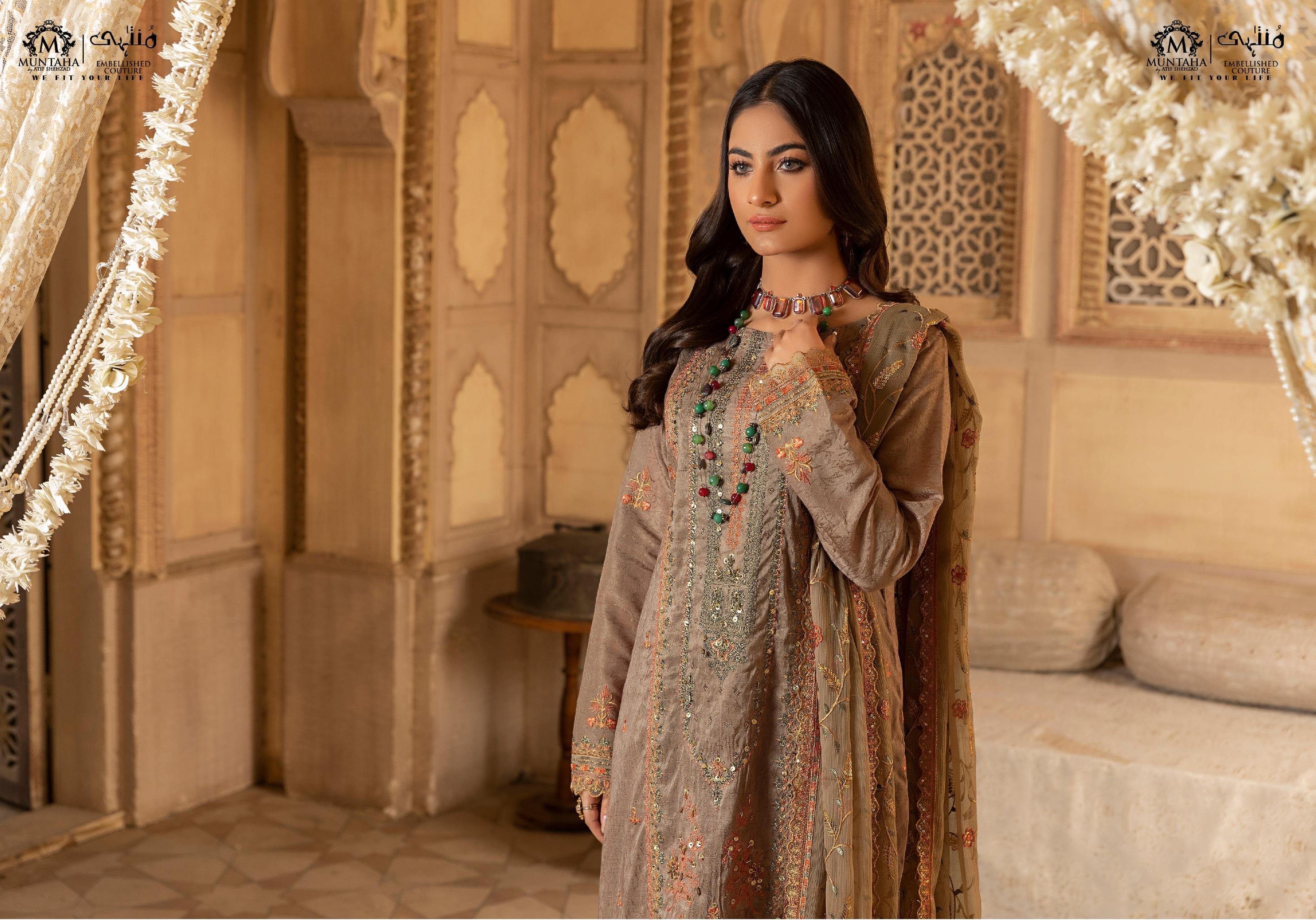 Momina's Skin DESIGN-06 Vol-03